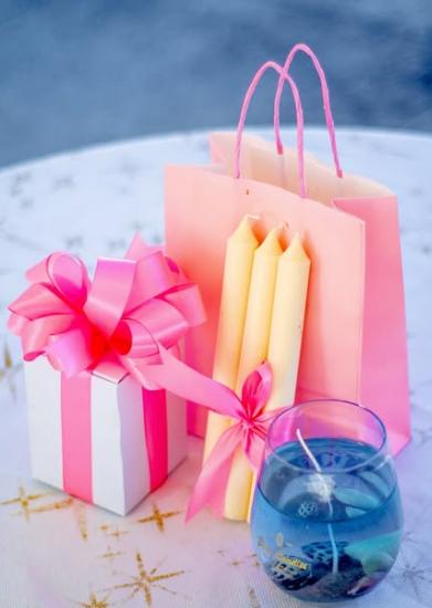 Pink Gift & Candle Bundle
